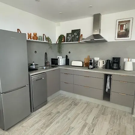 Apartamento Apartamerica Garden - 150 Metres From The